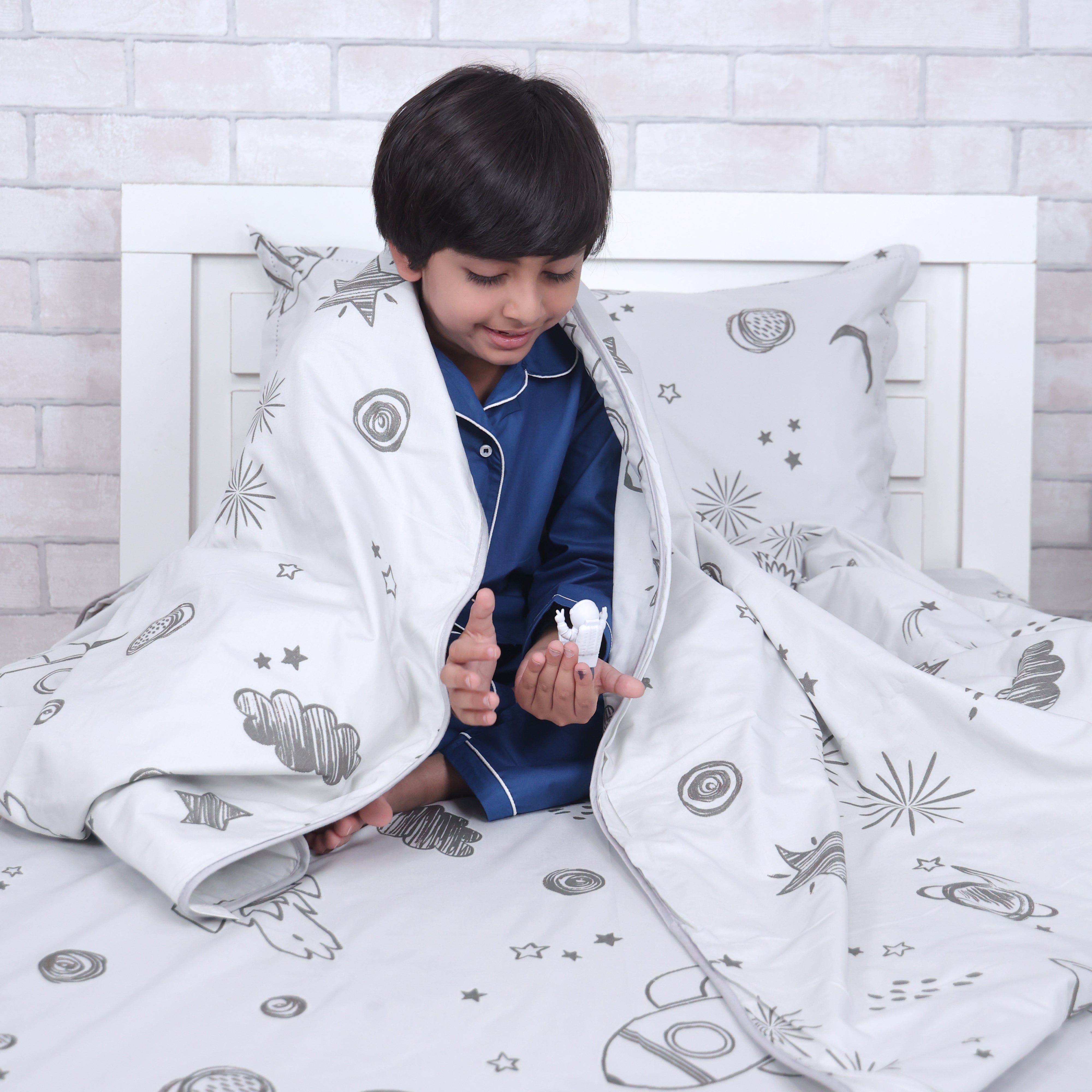 To The Moon And Beyond - Glow in The Dark Blanket