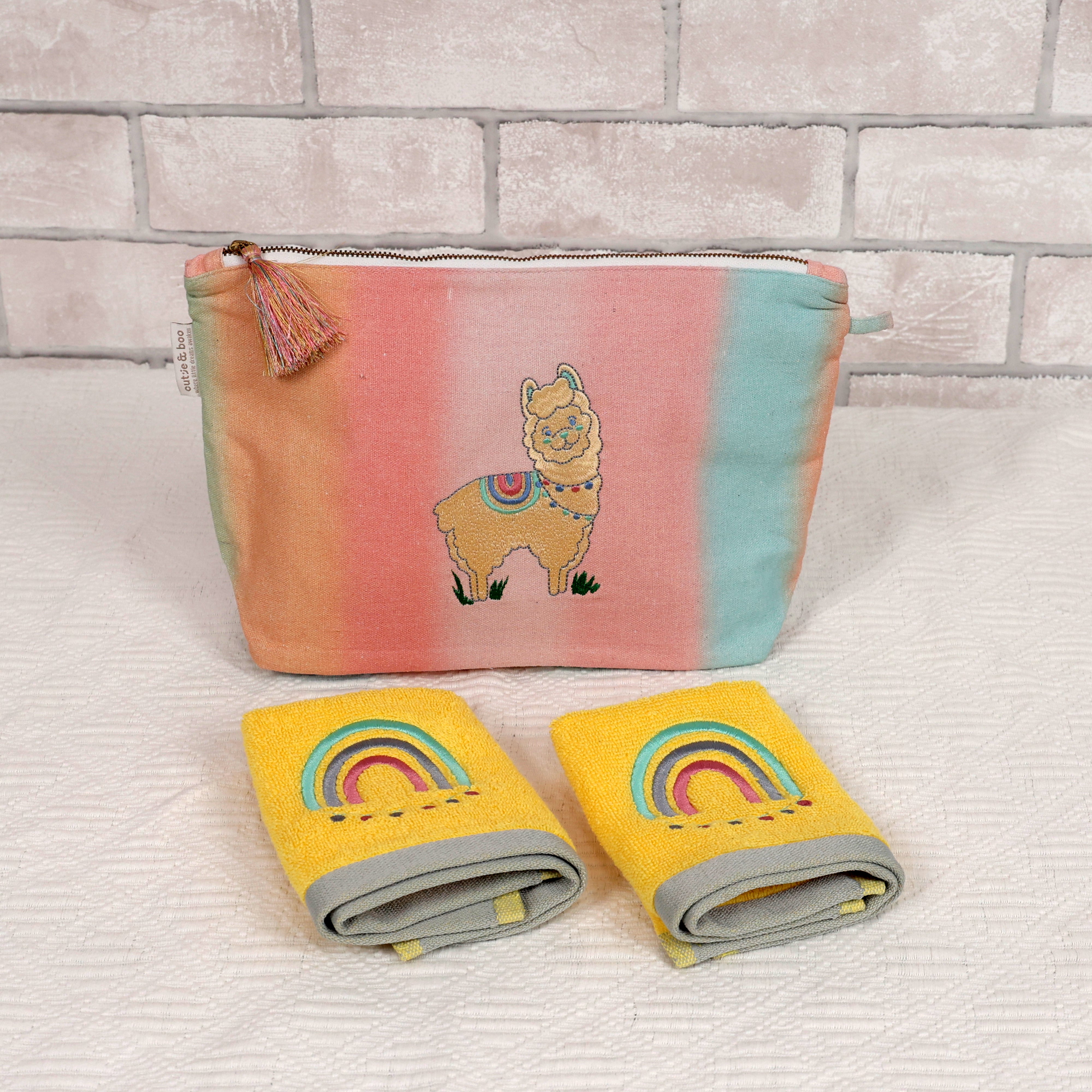 Ooh La Llama - Pouch & Face Towels Bundle