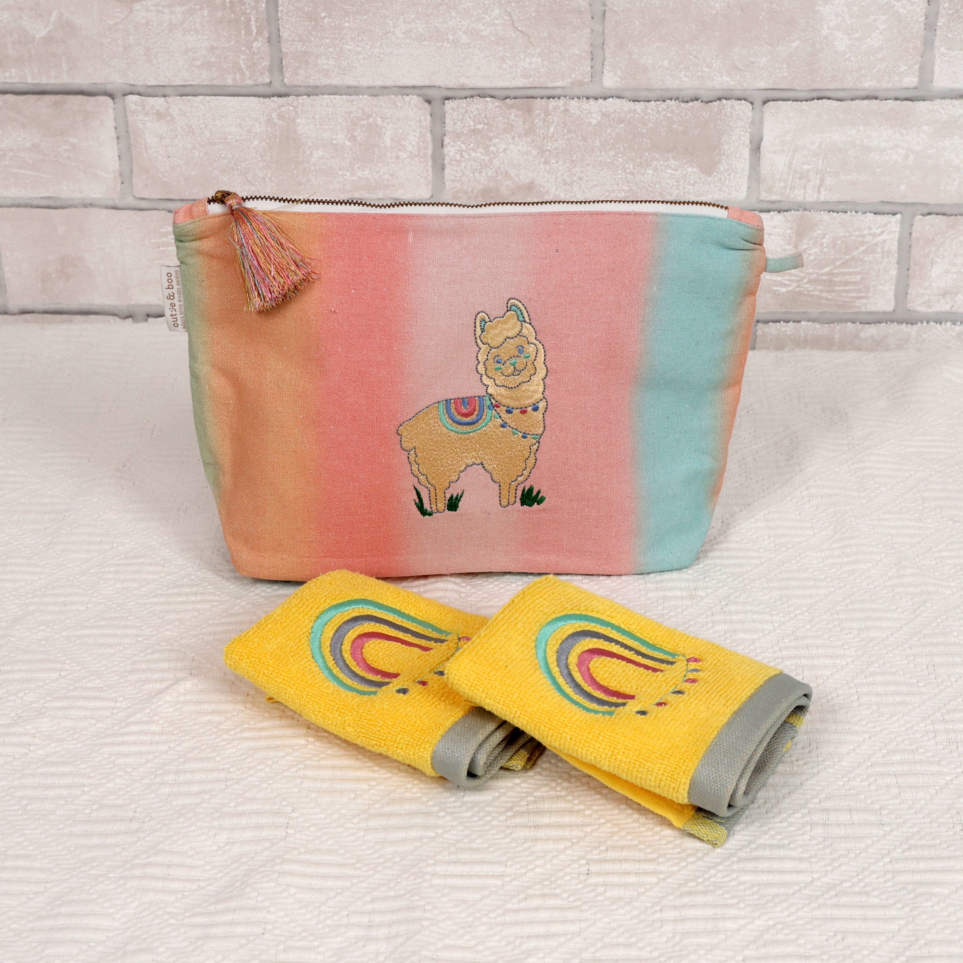 Ooh La Llama - Pouch & Face Towels Bundle