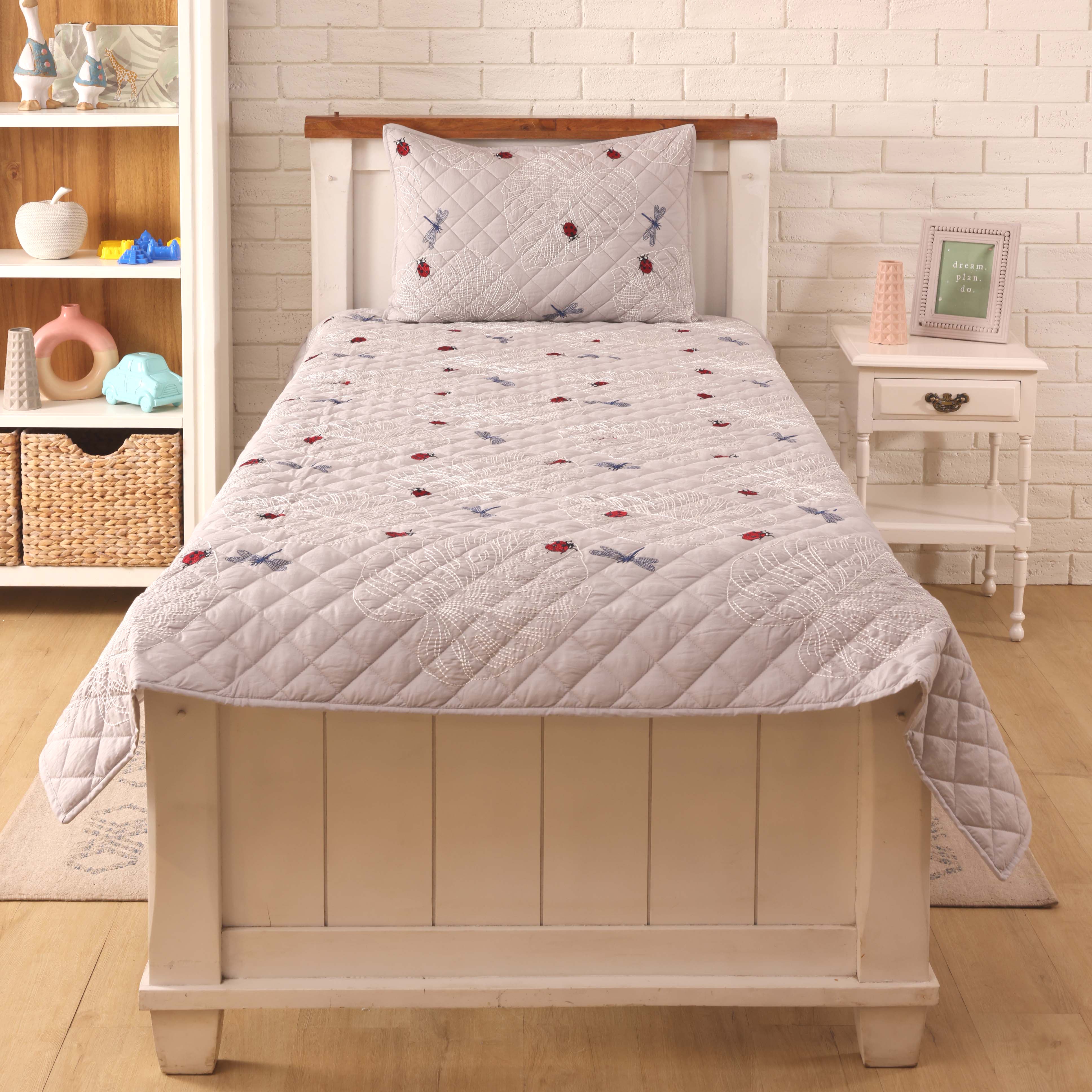 Baby It’s A Wild World Bedspread Set